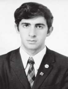 Будущий биофизик Андрей Цатурян, выпускник «Второй школы», 1969 год