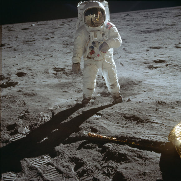 Астронавт Эдвин Олдрин на Луне 20 июля 1969 года (NASA, AS11-40-5903)